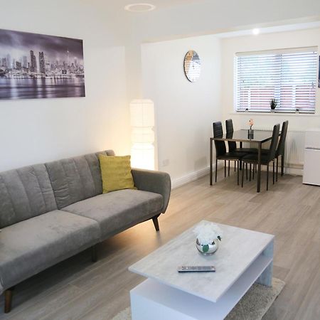 Gorgeous Ground Floor Apartment + Free Parking แมนเชสเตอร์ ภายนอก รูปภาพ