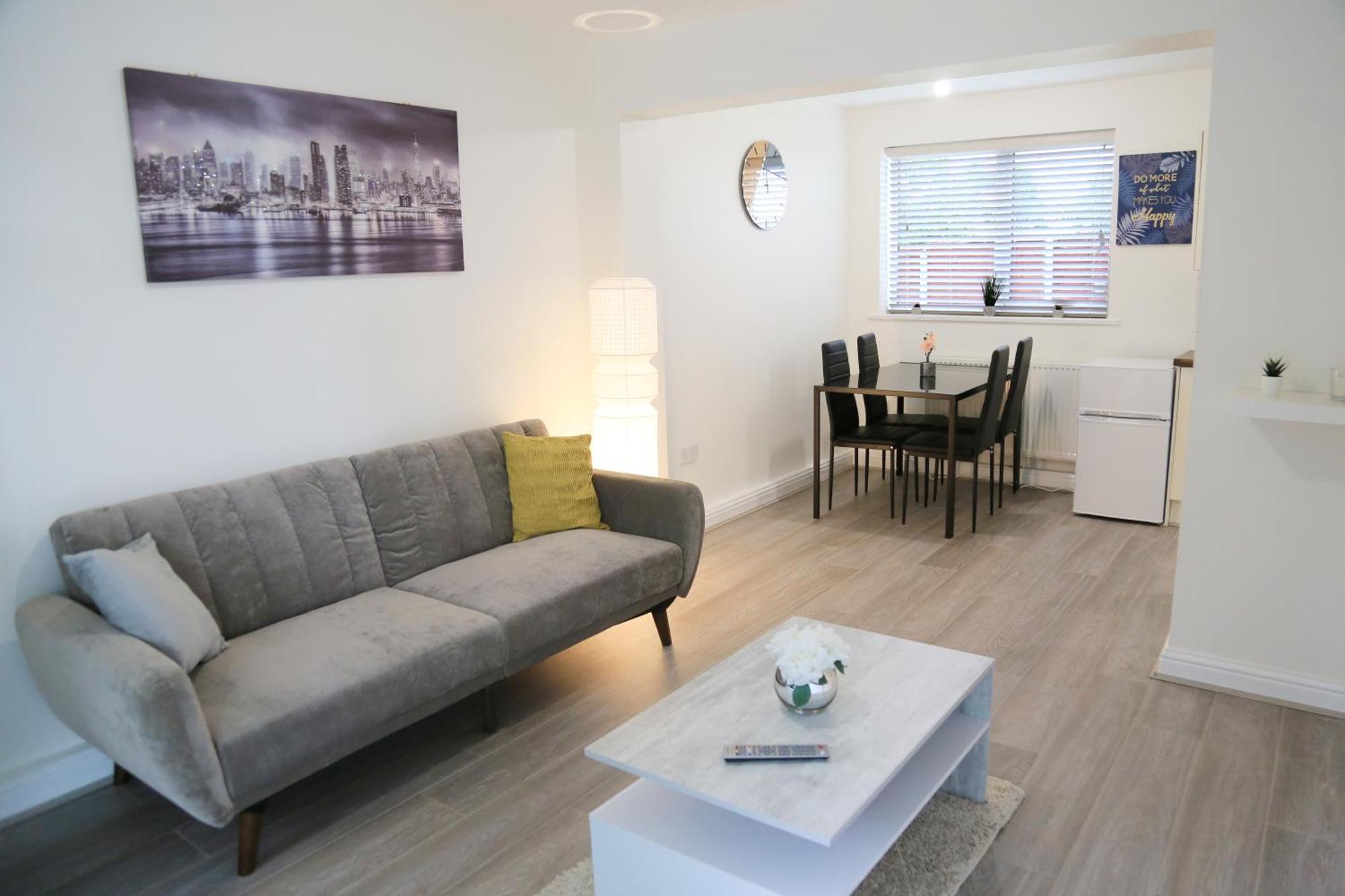 Gorgeous Ground Floor Apartment + Free Parking แมนเชสเตอร์ ภายนอก รูปภาพ
