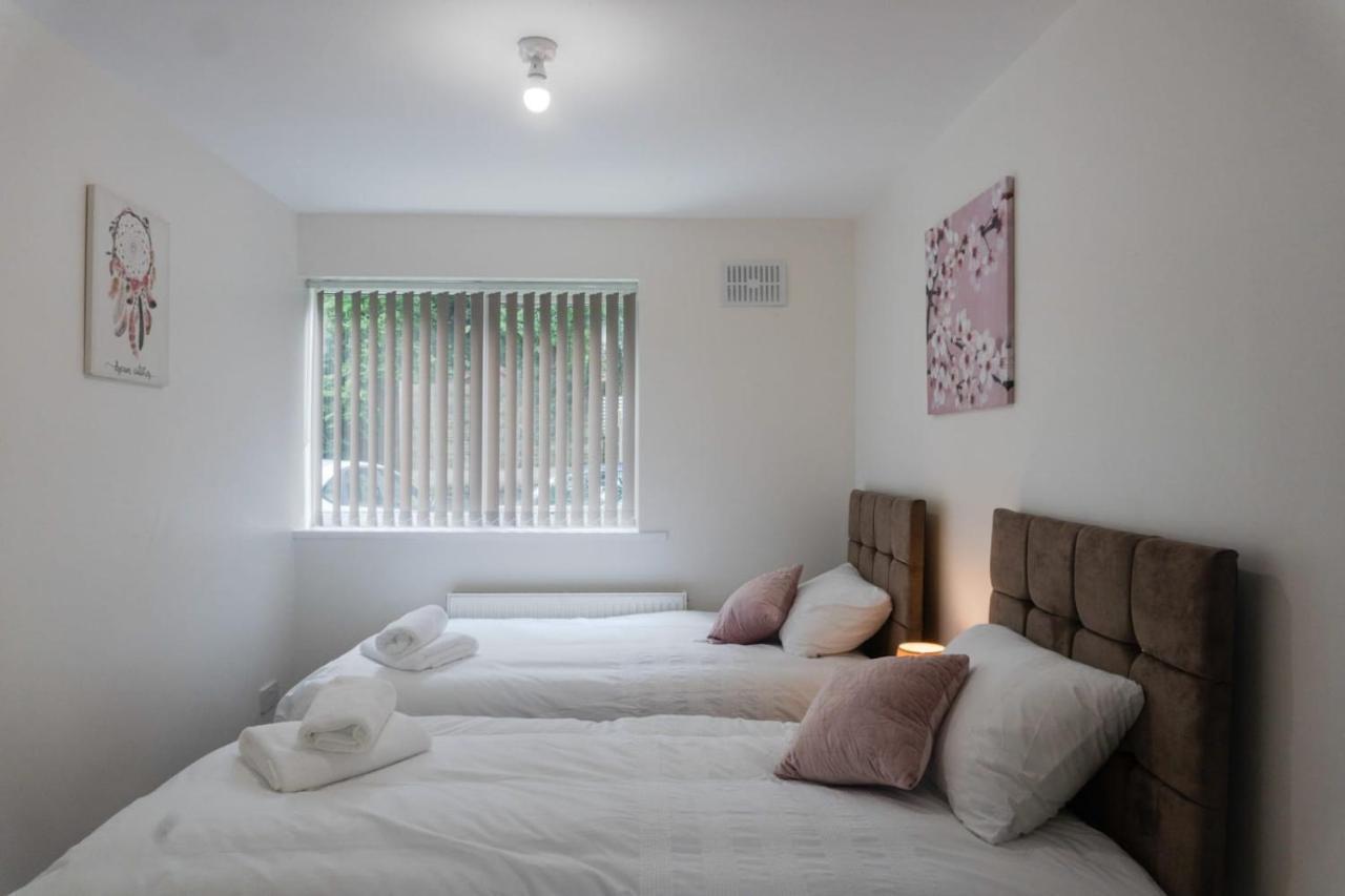 Gorgeous Ground Floor Apartment + Free Parking แมนเชสเตอร์ ภายนอก รูปภาพ